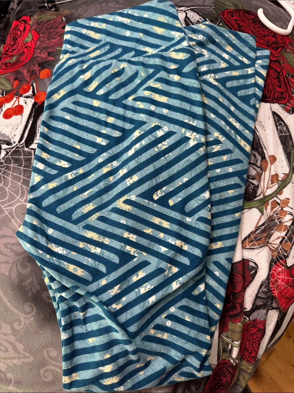 LuLaRoe Teal and Dark Teal Striped Leggings